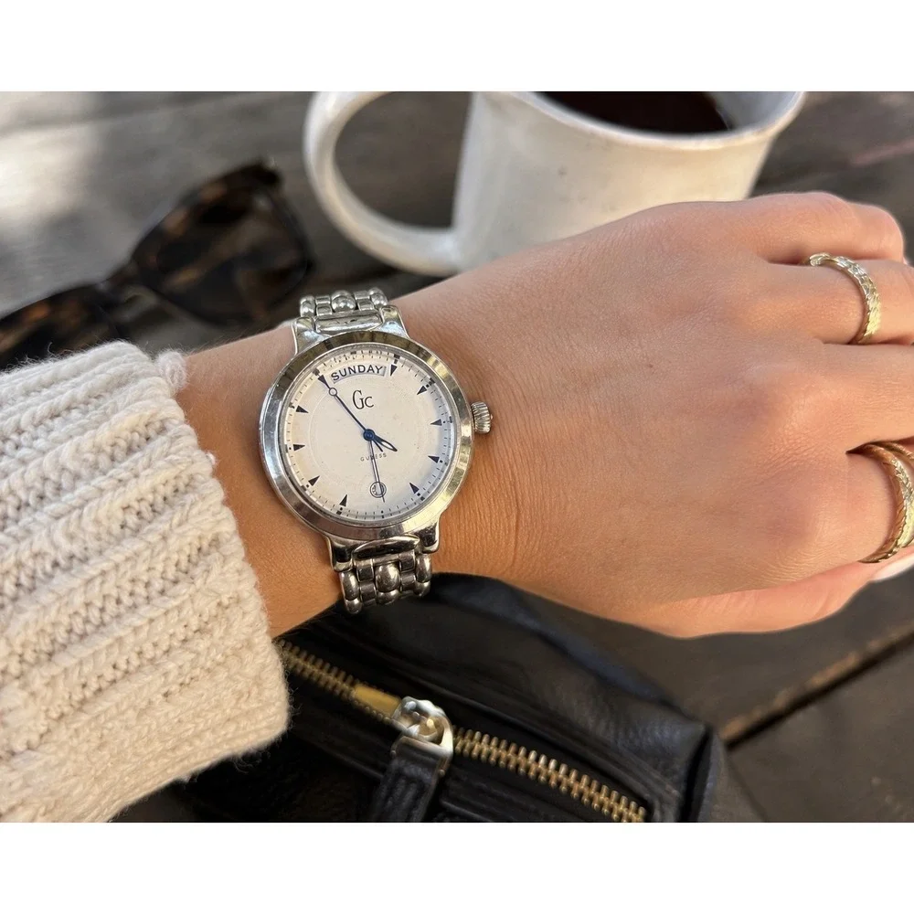 GC Guess Collection GC2000 Silver Tone Day Date Quartz Watch Untested